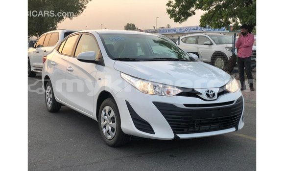 Buy Import Toyota DA White Truck in Import - Dubai in Kampot Province Buy Import Toyota DA White Truck in Import - Dubai in Kampot Province