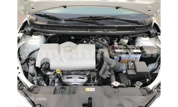 Buy Import Toyota DA White Truck in Import - Dubai in Kampot Province Buy Import Toyota DA White Truck in Import - Dubai in Kampot Province