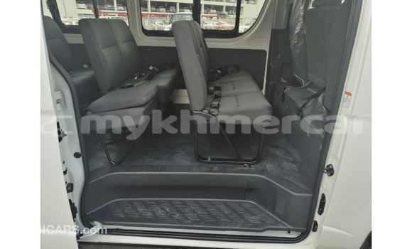 Buy Import Toyota DA White Truck in Import - Dubai in Kampot Province Buy Import Toyota DA White Truck in Import - Dubai in Kampot Province