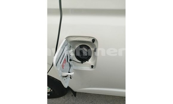 Buy Import Toyota DA White Truck in Import - Dubai in Kampot Province Buy Import Toyota DA White Truck in Import - Dubai in Kampot Province