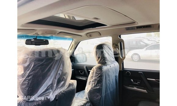 Acheter Import Voiture Mitsubishi Pajero Noir à Import - Dubai, Kampot Province Acheter Import Voiture Mitsubishi Pajero Noir à Import - Dubai, Kampot Province