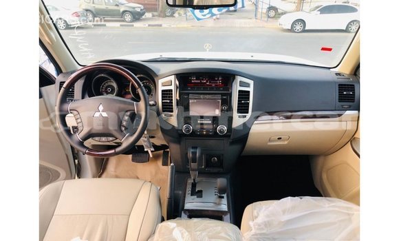 ទិញ នាំចូល Mitsubishi Pajero White ឡាន} ក្នុង Import - Dubai ក្នុង Kampot Province ទិញ នាំចូល Mitsubishi Pajero White ឡាន} ក្នុង Import - Dubai ក្នុង Kampot Province