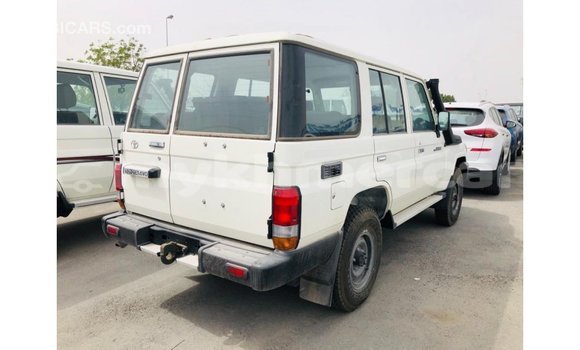 ទិញ នាំចូល Toyota Land Cruiser White ឡាន} ក្នុង Import - Dubai ក្នុង Kampot Province ទិញ នាំចូល Toyota Land Cruiser White ឡាន} ក្នុង Import - Dubai ក្នុង Kampot Province