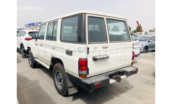 ទិញ នាំចូល Toyota Land Cruiser White ឡាន} ក្នុង Import - Dubai ក្នុង Kampot Province ទិញ នាំចូល Toyota Land Cruiser White ឡាន} ក្នុង Import - Dubai ក្នុង Kampot Province