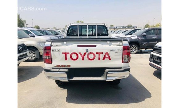 ទិញ នាំចូល Toyota Hilux White ឡាន} ក្នុង Import - Dubai ក្នុង Kampot Province ទិញ នាំចូល Toyota Hilux White ឡាន} ក្នុង Import - Dubai ក្នុង Kampot Province