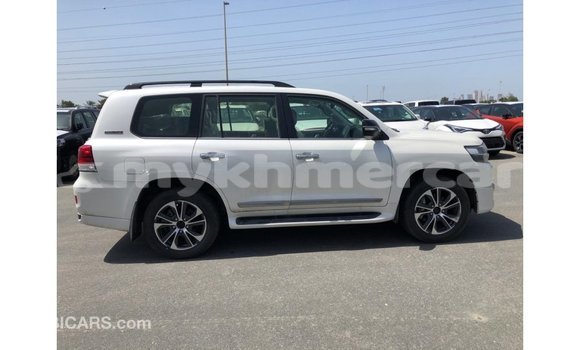 Buy Import Toyota Land Cruiser White Car in Import - Dubai in Kampot Province Buy Import Toyota Land Cruiser White Car in Import - Dubai in Kampot Province