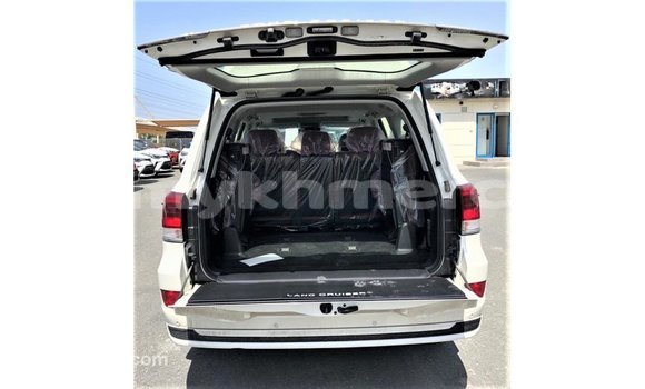 Buy Import Toyota Land Cruiser White Car in Import - Dubai in Kampot Province Buy Import Toyota Land Cruiser White Car in Import - Dubai in Kampot Province