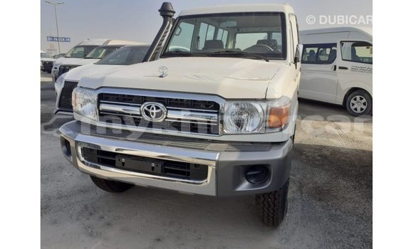 Buy Import Toyota Land Cruiser White Car in Import - Dubai in Kampot Province Buy Import Toyota Land Cruiser White Car in Import - Dubai in Kampot Province