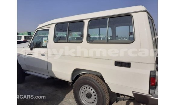 Buy Import Toyota Land Cruiser White Car in Import - Dubai in Kampot Province Buy Import Toyota Land Cruiser White Car in Import - Dubai in Kampot Province