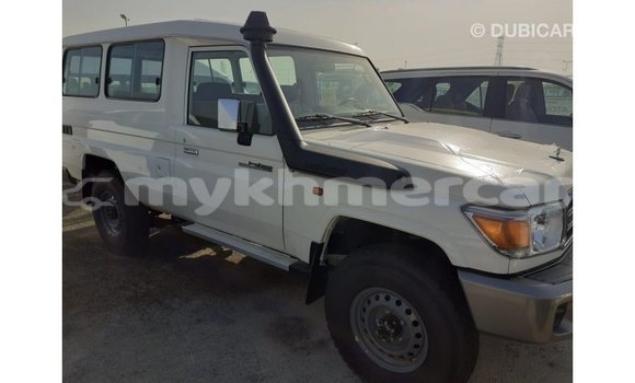 Buy Import Toyota Land Cruiser White Car in Import - Dubai in Kampot Province Buy Import Toyota Land Cruiser White Car in Import - Dubai in Kampot Province