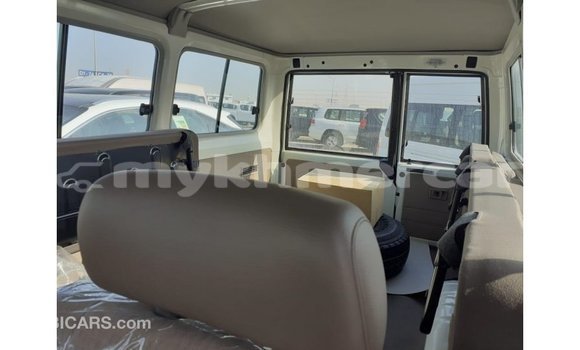Buy Import Toyota Land Cruiser White Car in Import - Dubai in Kampot Province Buy Import Toyota Land Cruiser White Car in Import - Dubai in Kampot Province