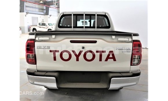 Buy Import Toyota Hilux White Car in Import - Dubai in Kampot Province Buy Import Toyota Hilux White Car in Import - Dubai in Kampot Province