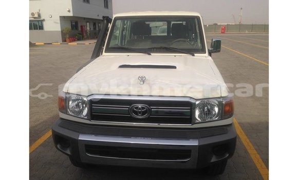 Buy Import Toyota Land Cruiser White Car in Import - Dubai in Kampot Province Buy Import Toyota Land Cruiser White Car in Import - Dubai in Kampot Province