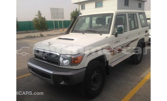 Buy Import Toyota Land Cruiser White Car in Import - Dubai in Kampot Province Buy Import Toyota Land Cruiser White Car in Import - Dubai in Kampot Province