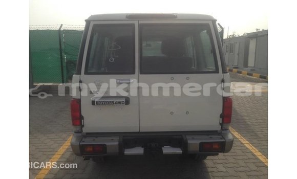 Buy Import Toyota Land Cruiser White Car in Import - Dubai in Kampot Province Buy Import Toyota Land Cruiser White Car in Import - Dubai in Kampot Province