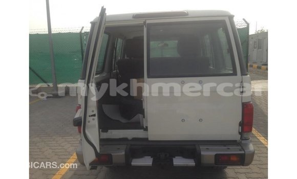 Buy Import Toyota Land Cruiser White Car in Import - Dubai in Kampot Province Buy Import Toyota Land Cruiser White Car in Import - Dubai in Kampot Province