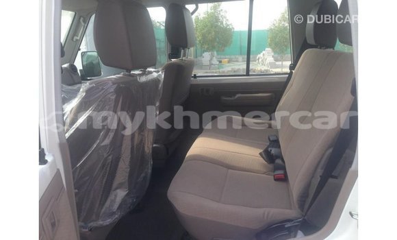 Buy Import Toyota Land Cruiser White Car in Import - Dubai in Kampot Province Buy Import Toyota Land Cruiser White Car in Import - Dubai in Kampot Province