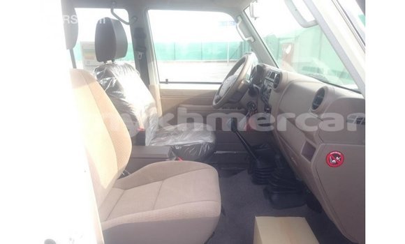 Buy Import Toyota Land Cruiser White Car in Import - Dubai in Kampot Province Buy Import Toyota Land Cruiser White Car in Import - Dubai in Kampot Province