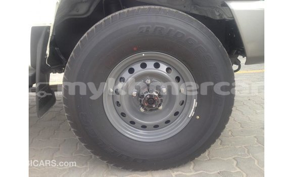 Buy Import Toyota Land Cruiser White Car in Import - Dubai in Kampot Province Buy Import Toyota Land Cruiser White Car in Import - Dubai in Kampot Province