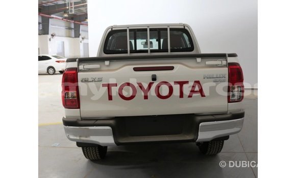 Buy Import Toyota Hilux White Car in Import - Dubai in Kampot Province Buy Import Toyota Hilux White Car in Import - Dubai in Kampot Province