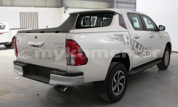 Buy Import Toyota Hilux White Car in Import - Dubai in Kampot Province Buy Import Toyota Hilux White Car in Import - Dubai in Kampot Province