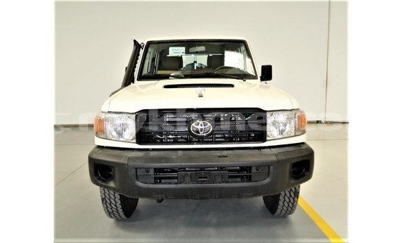 Buy Import Toyota Land Cruiser White Car in Import - Dubai in Kampot Province Buy Import Toyota Land Cruiser White Car in Import - Dubai in Kampot Province