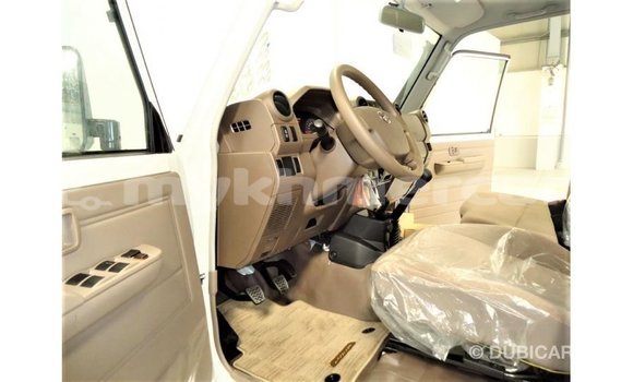 Buy Import Toyota Land Cruiser White Car in Import - Dubai in Kampot Province Buy Import Toyota Land Cruiser White Car in Import - Dubai in Kampot Province