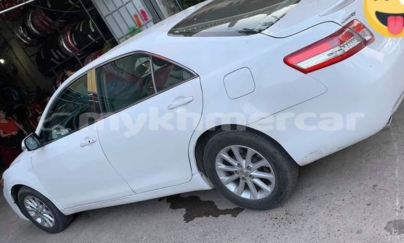 Buy Used Toyota Camry White Car in Phnom Penh in Phnom Penh