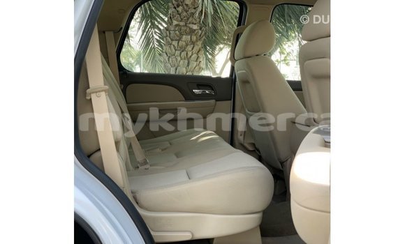 Acheter Import Voiture Chevrolet Tahoe Blanc à Import - Dubai, Kampot Province Acheter Import Voiture Chevrolet Tahoe Blanc à Import - Dubai, Kampot Province