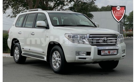 Acheter Import Voiture Toyota Land Cruiser Blanc à Import - Dubai, Kampot Province Acheter Import Voiture Toyota Land Cruiser Blanc à Import - Dubai, Kampot Province