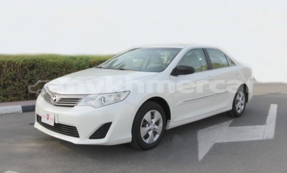 Acheter Import Voiture Toyota Camry Blanc à Import - Dubai, Kampot Province Acheter Import Voiture Toyota Camry Blanc à Import - Dubai, Kampot Province