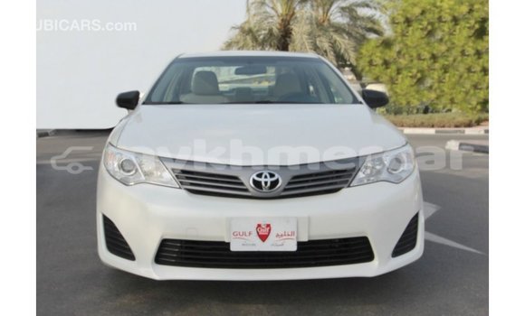 Acheter Import Voiture Toyota Camry Blanc à Import - Dubai, Kampot Province Acheter Import Voiture Toyota Camry Blanc à Import - Dubai, Kampot Province