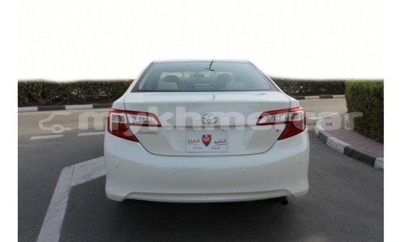 Acheter Import Voiture Toyota Camry Blanc à Import - Dubai, Kampot Province Acheter Import Voiture Toyota Camry Blanc à Import - Dubai, Kampot Province