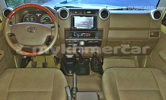 Acheter Import Voiture Toyota Land Cruiser Beige à Import - Dubai, Kampot Province Acheter Import Voiture Toyota Land Cruiser Beige à Import - Dubai, Kampot Province