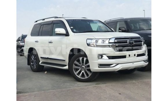 Buy Import Toyota Land Cruiser White Car in Import - Dubai in Kampot Province Buy Import Toyota Land Cruiser White Car in Import - Dubai in Kampot Province