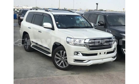 Buy Import Toyota Land Cruiser White Car in Import - Dubai in Kampot Province Buy Import Toyota Land Cruiser White Car in Import - Dubai in Kampot Province