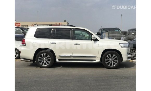Buy Import Toyota Land Cruiser White Car in Import - Dubai in Kampot Province Buy Import Toyota Land Cruiser White Car in Import - Dubai in Kampot Province