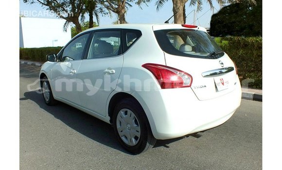 Acheter Import Voiture Nissan Tiida Blanc à Import - Dubai, Kampot Province Acheter Import Voiture Nissan Tiida Blanc à Import - Dubai, Kampot Province