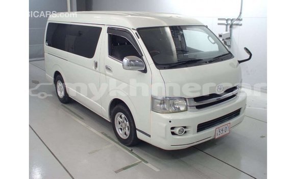 Buy Import Toyota Regius White Car in Import - Dubai in Kampot Province Buy Import Toyota Regius White Car in Import - Dubai in Kampot Province