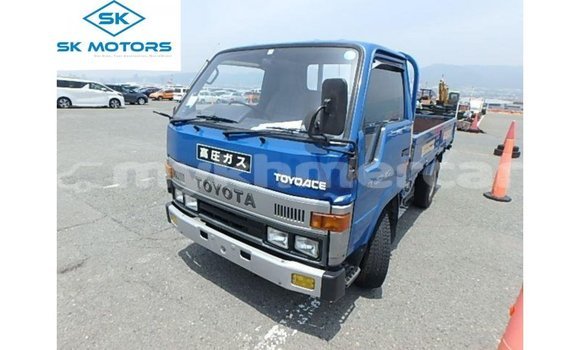 Buy Import Toyota HiAce Blue Truck in Import - Dubai in Kampot Province Buy Import Toyota HiAce Blue Truck in Import - Dubai in Kampot Province