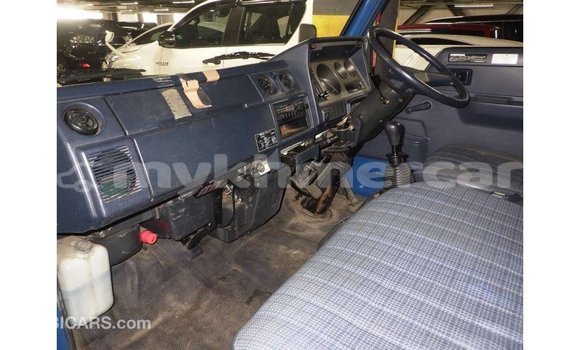 Buy Import Toyota HiAce Blue Truck in Import - Dubai in Kampot Province Buy Import Toyota HiAce Blue Truck in Import - Dubai in Kampot Province