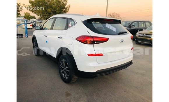 ទិញ នាំចូល Hyundai Tucson White ឡាន} ក្នុង Import - Dubai ក្នុង Kampot Province ទិញ នាំចូល Hyundai Tucson White ឡាន} ក្នុង Import - Dubai ក្នុង Kampot Province