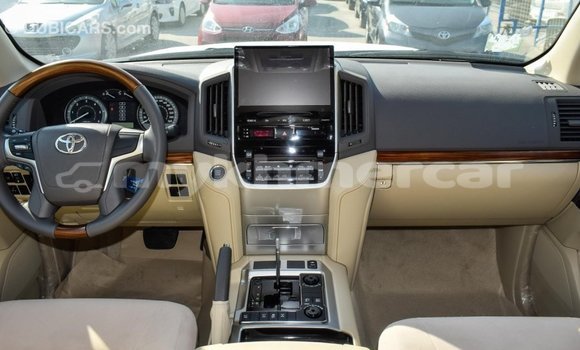 Buy Import Toyota Land Cruiser White Car in Import - Dubai in Kampot Province Buy Import Toyota Land Cruiser White Car in Import - Dubai in Kampot Province