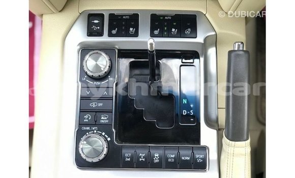 Acheter Import Voiture Toyota Land Cruiser Blanc à Import - Dubai, Kampot Province Acheter Import Voiture Toyota Land Cruiser Blanc à Import - Dubai, Kampot Province