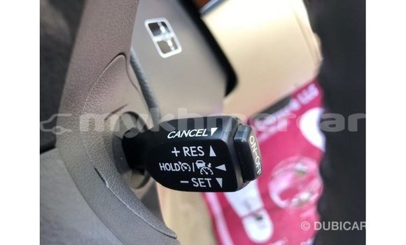 Acheter Import Voiture Toyota Land Cruiser Blanc à Import - Dubai, Kampot Province Acheter Import Voiture Toyota Land Cruiser Blanc à Import - Dubai, Kampot Province