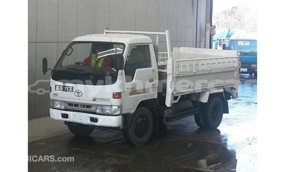 Buy Import Toyota Dyna White Truck in Import - Dubai in Kampot Province Buy Import Toyota Dyna White Truck in Import - Dubai in Kampot Province