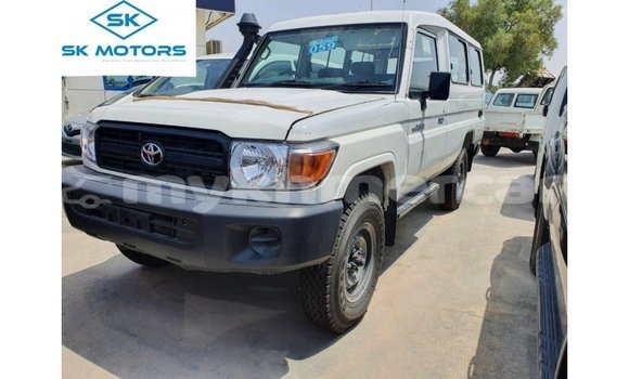 Buy Import Toyota Land Cruiser White Car in Import - Dubai in Kampot Province Buy Import Toyota Land Cruiser White Car in Import - Dubai in Kampot Province