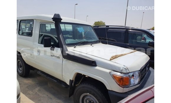 Buy Import Toyota Land Cruiser White Car in Import - Dubai in Kampot Province Buy Import Toyota Land Cruiser White Car in Import - Dubai in Kampot Province