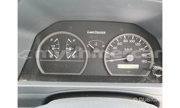 Buy Import Toyota Land Cruiser White Car in Import - Dubai in Kampot Province Buy Import Toyota Land Cruiser White Car in Import - Dubai in Kampot Province