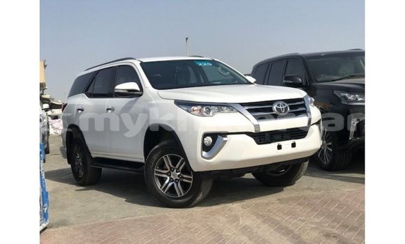 Buy Import Toyota Fortuner White Car in Import - Dubai in Kampot Province Buy Import Toyota Fortuner White Car in Import - Dubai in Kampot Province